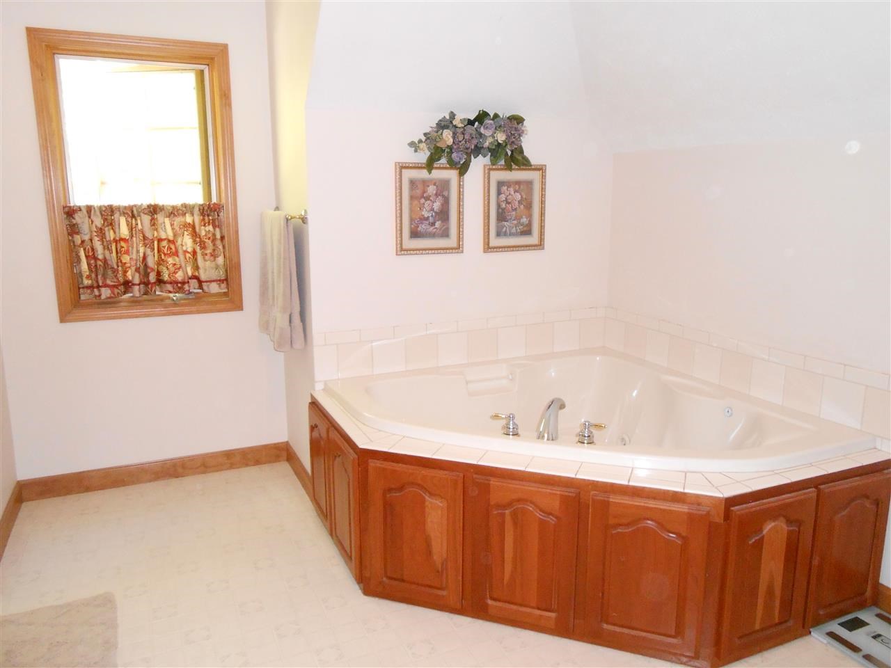 22475 West Ireland Road South Bend, IN 46614 - Photo 10 of 30 Gallery Image 10