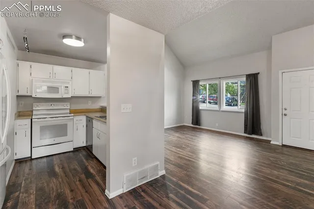 $267,900 | 5555 Denmark Court, Colorado Springs, CO 80918