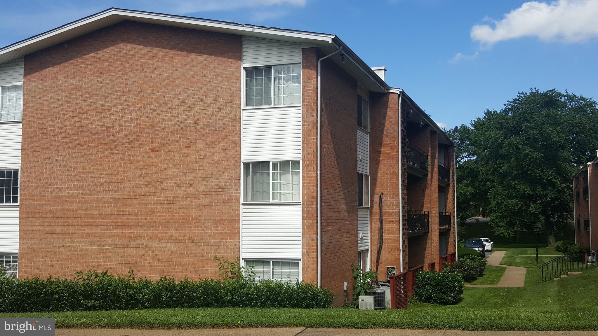 631 Waterloo Road, Unit 112 Warrenton, VA 20186 - Photo 7 of 8 Exterior (Rear)