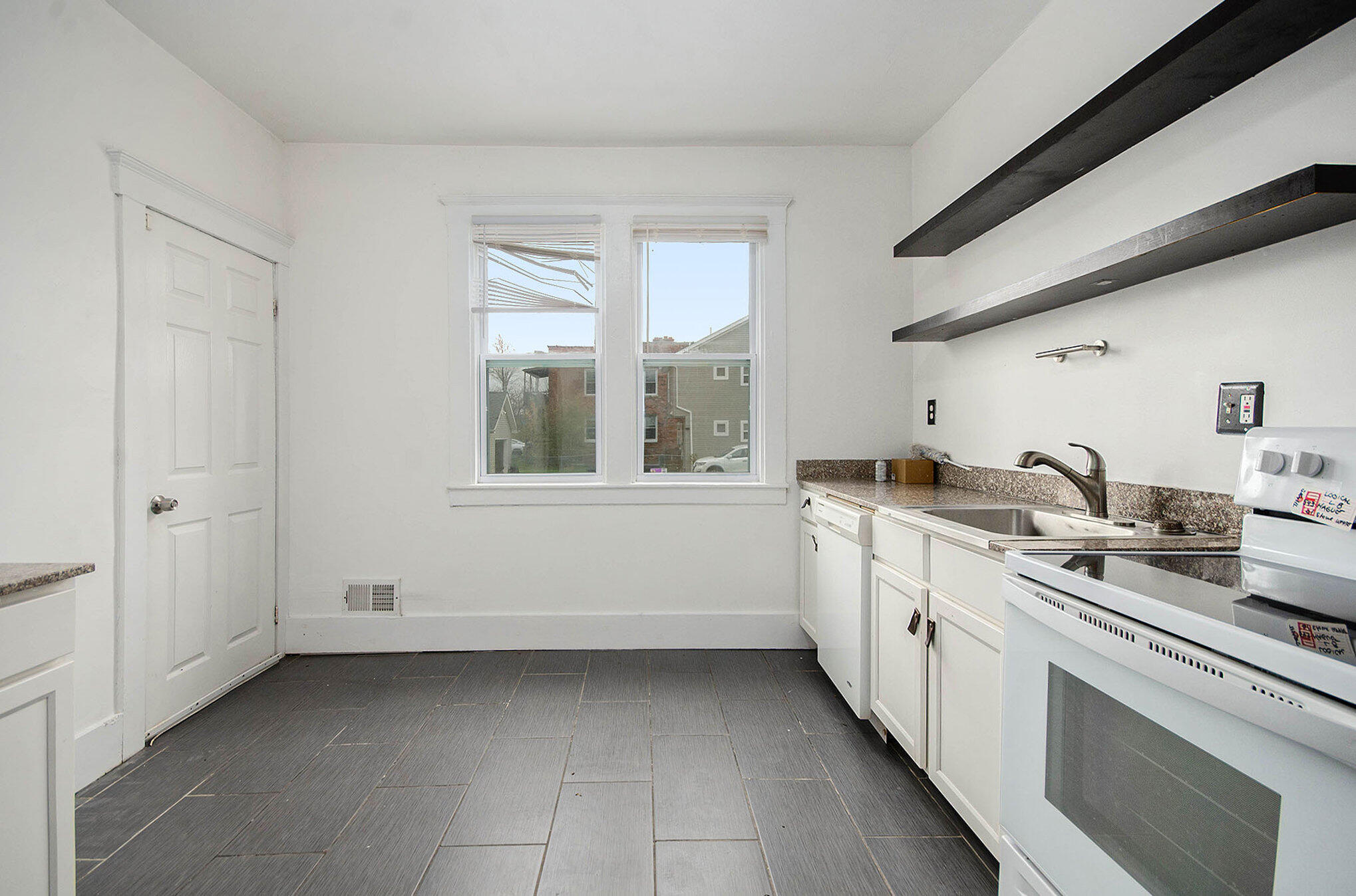 593 Hague Street Detroit, MI 48202 - Photo 11 of 20 015_dsc_2504_730