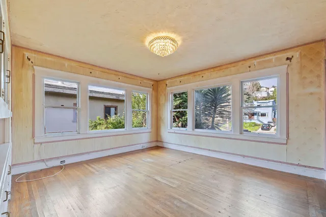 $795,000 | 787 Mandana Boulevard, Oakland, CA 94610