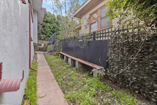 $795,000 | 787 Mandana Boulevard, Oakland, CA 94610