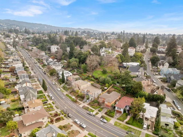 $795,000 | 787 Mandana Boulevard, Oakland, CA 94610