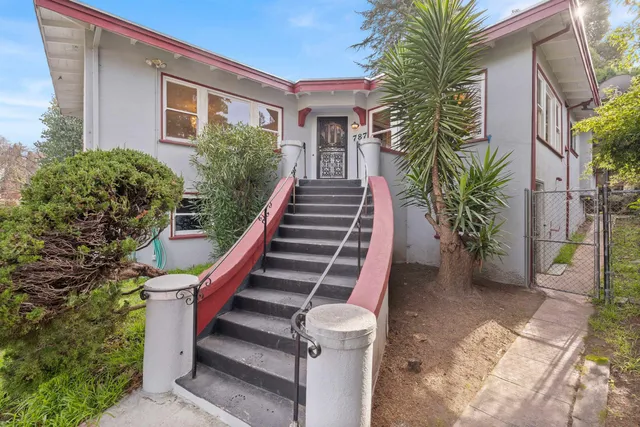 $795,000 | 787 Mandana Boulevard, Oakland, CA 94610