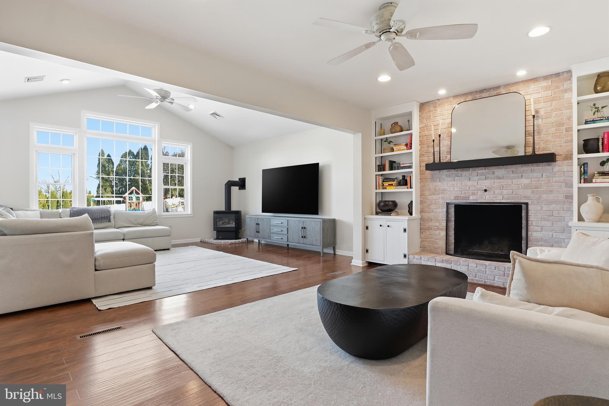 89 Greenfield Road Lancaster, PA 17602 - Photo 5 of 52