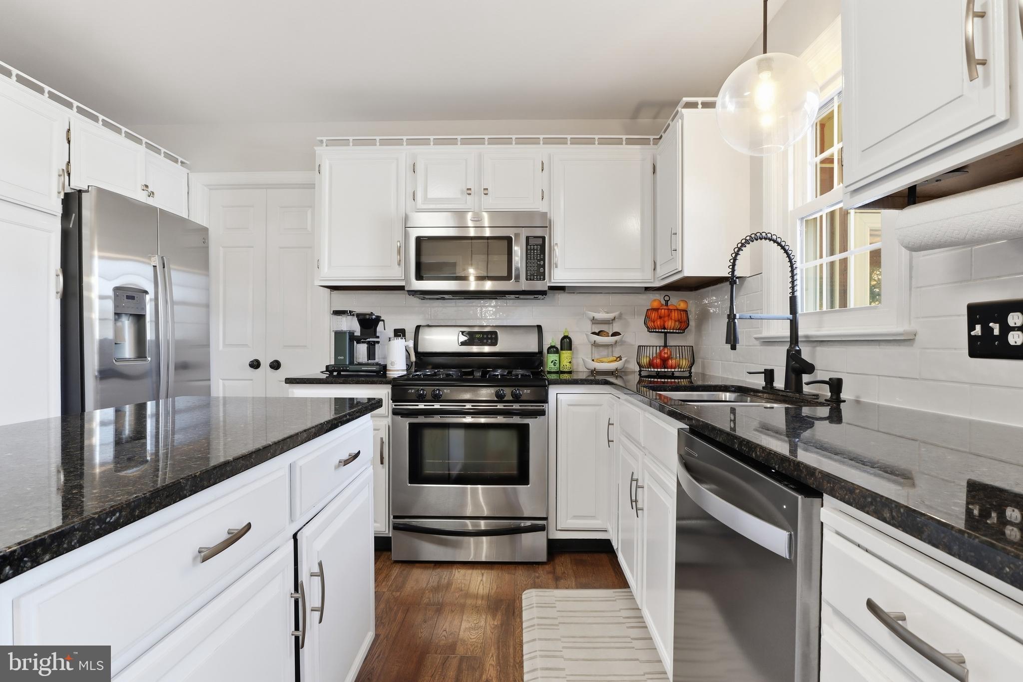 89 Greenfield Road Lancaster, PA 17602 - Photo 7 of 52