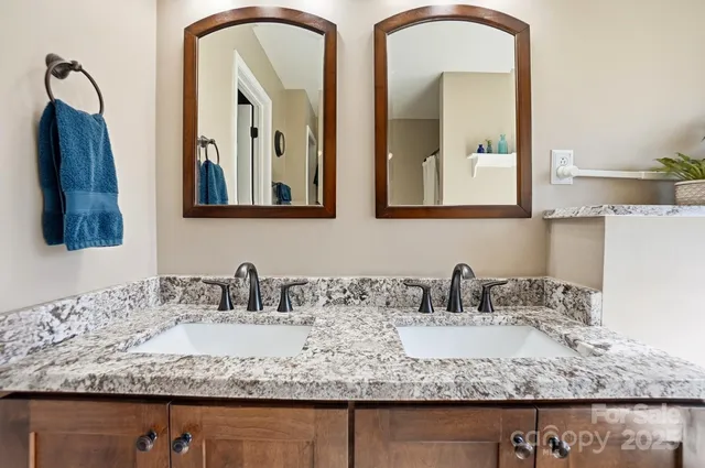 a close view of sink