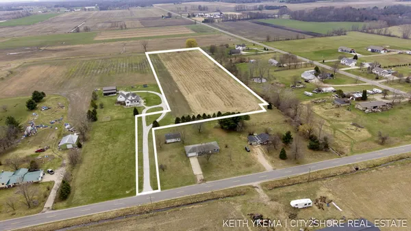 $230,000 | 1 Stanton Street, Zeeland, MI 49464