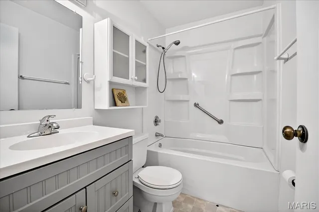 $145,000 | 2895 Fairways Circle, Unit M, St. Charles, MO 63303