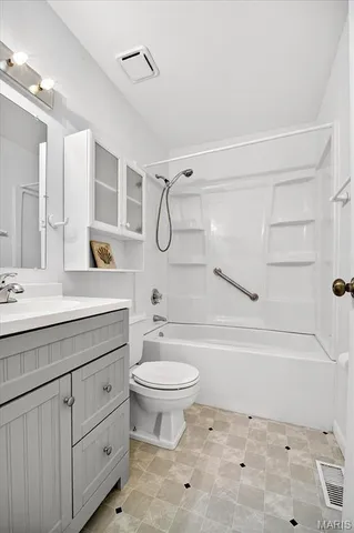 $145,000 | 2895 Fairways Circle, Unit M, St. Charles, MO 63303