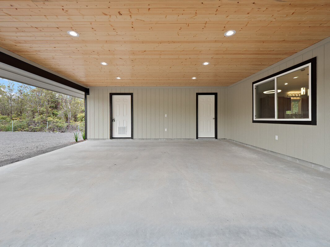 11-3155 Volcano Road Volcano, HI 96785 - Photo 18 of 25 a view of an empty room with a window