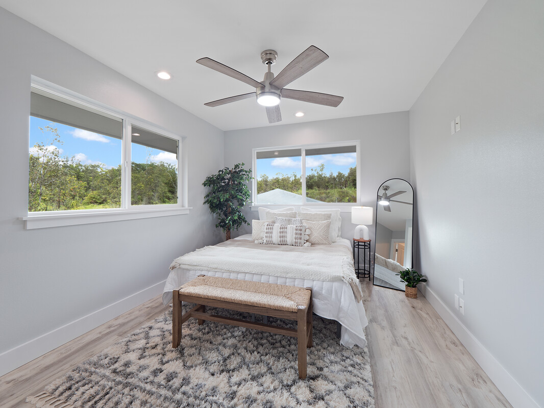 11-3155 Volcano Road Volcano, HI 96785 - Photo 10 of 25 a room with a bed and a window