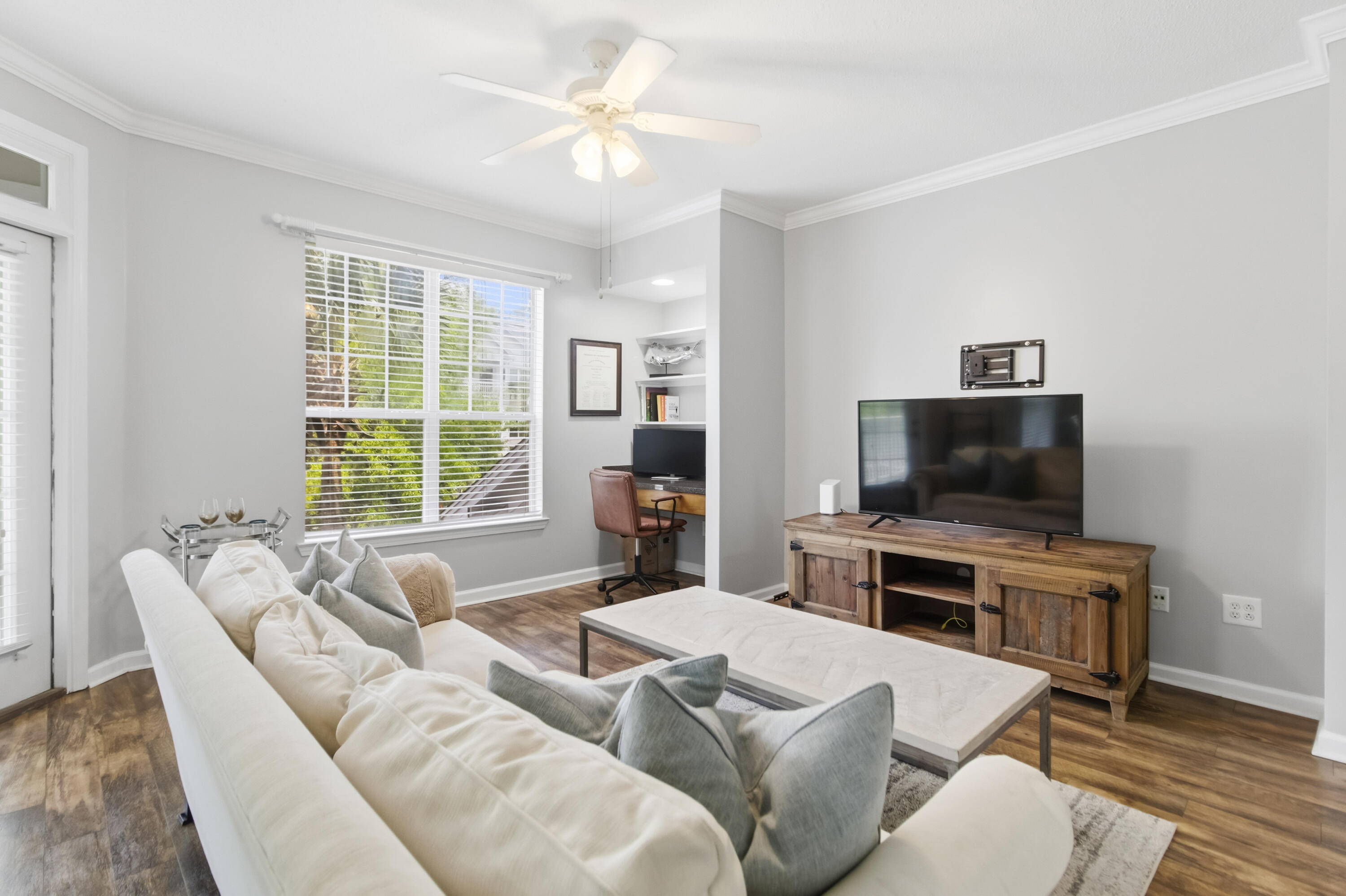 45 Sycamore Avenue, Unit 1823 Charleston, SC 29407 - Photo 4 of 34 Living Room