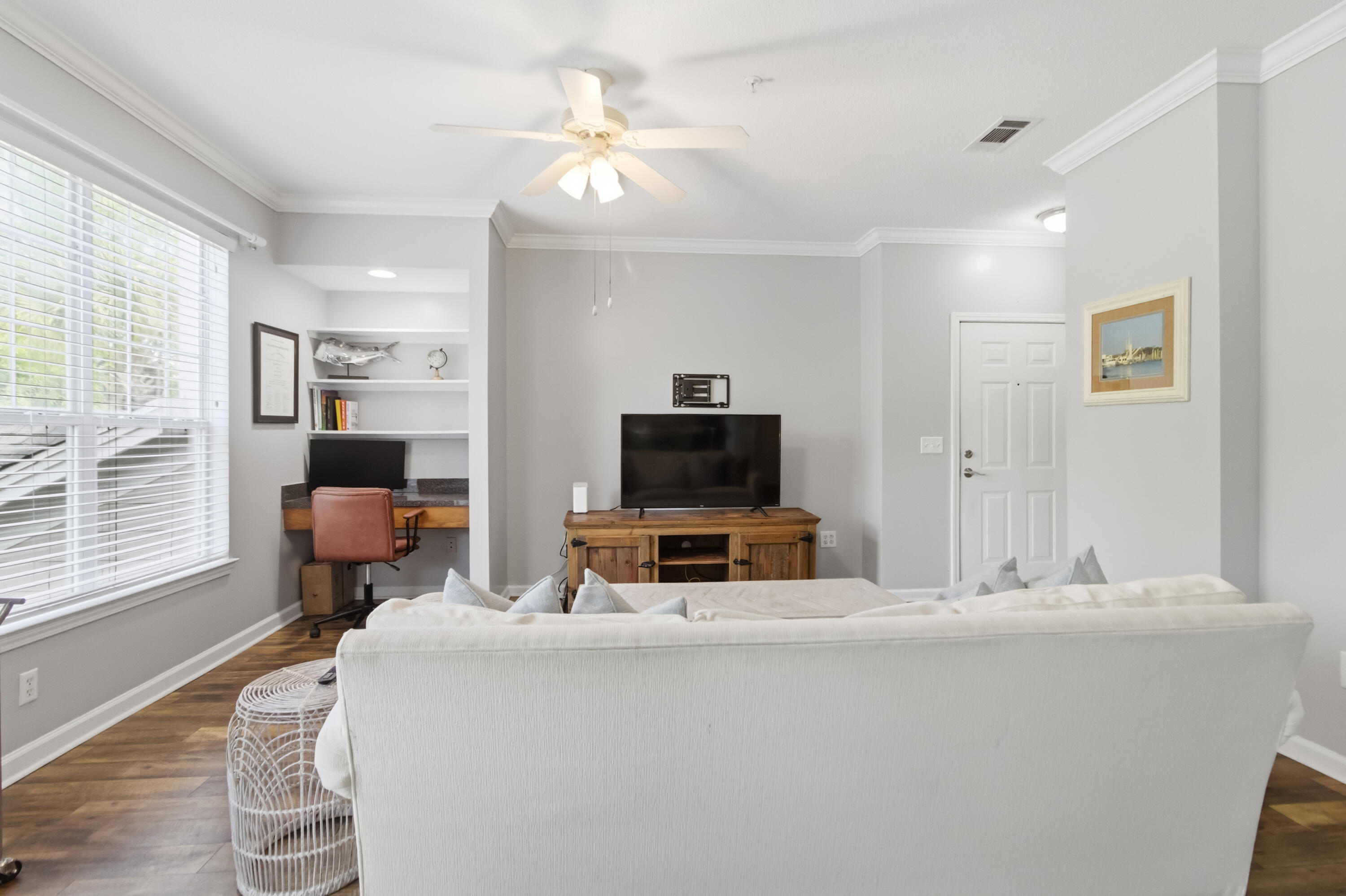 45 Sycamore Avenue, Unit 1823 Charleston, SC 29407 - Photo 7 of 34 Living Room