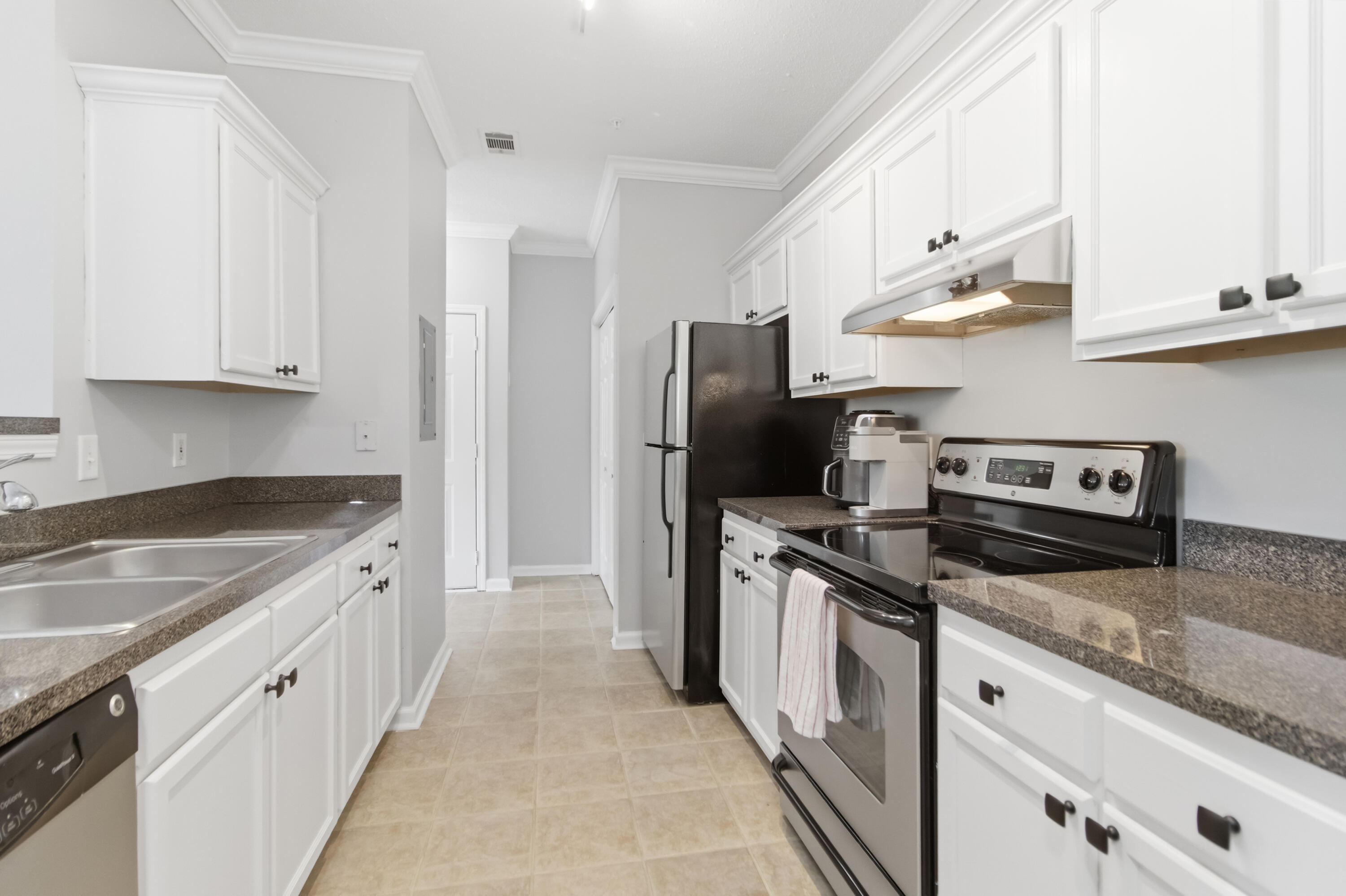 45 Sycamore Avenue, Unit 1823 Charleston, SC 29407 - Photo 9 of 34 Kitchen