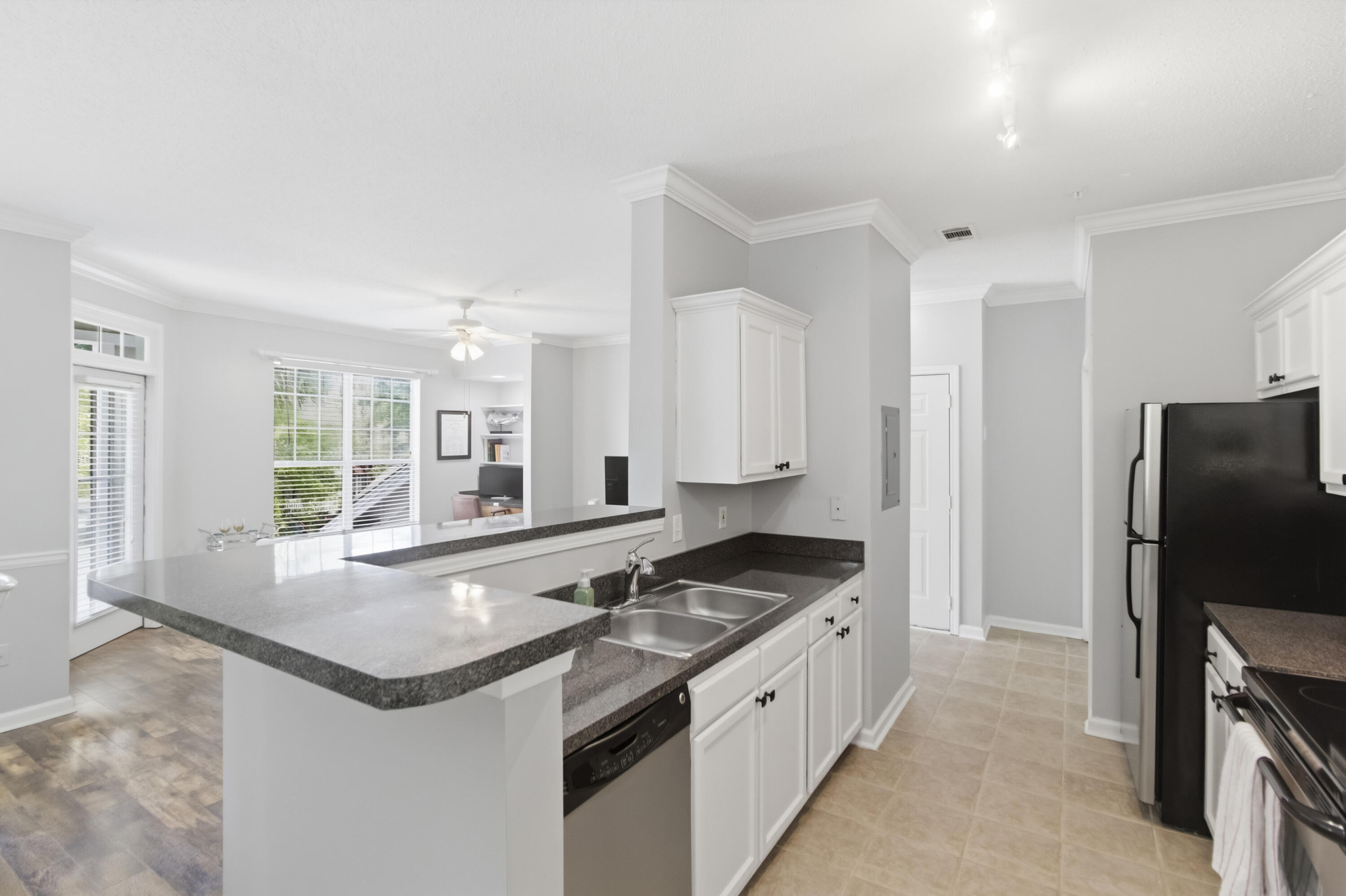 45 Sycamore Avenue, Unit 1823 Charleston, SC 29407 - Photo 10 of 34 Kitchen