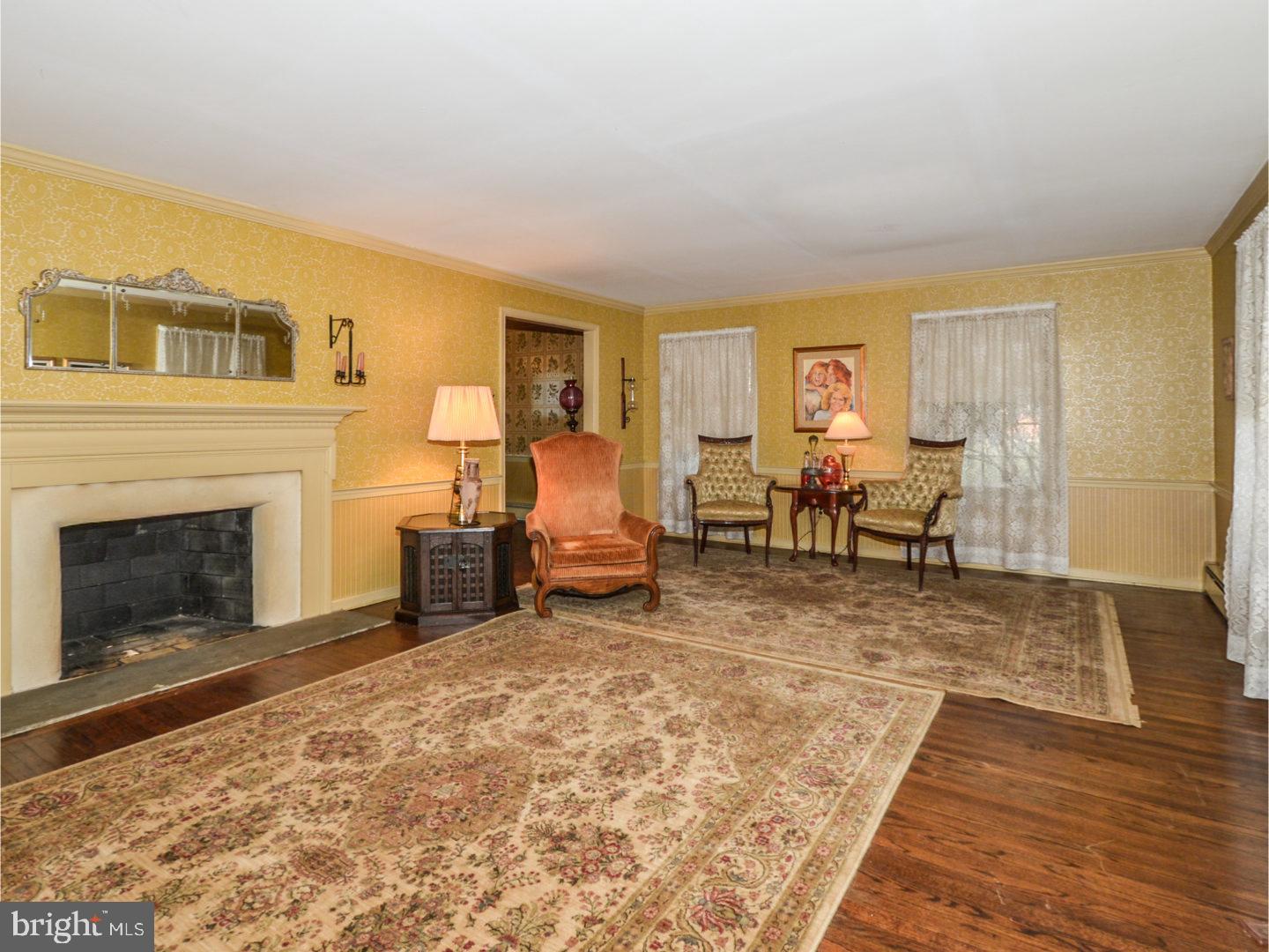 791 Spring Valley Road Doylestown, PA 18901 - Photo 5 of 25 Living Room