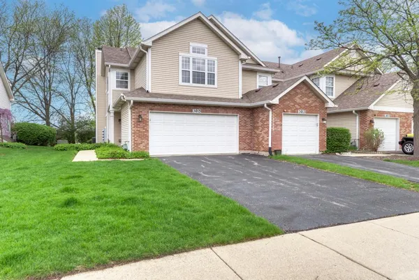 $2,700 | 3015 Kentshire Circle, Unit 3015, Naperville, IL 60564
