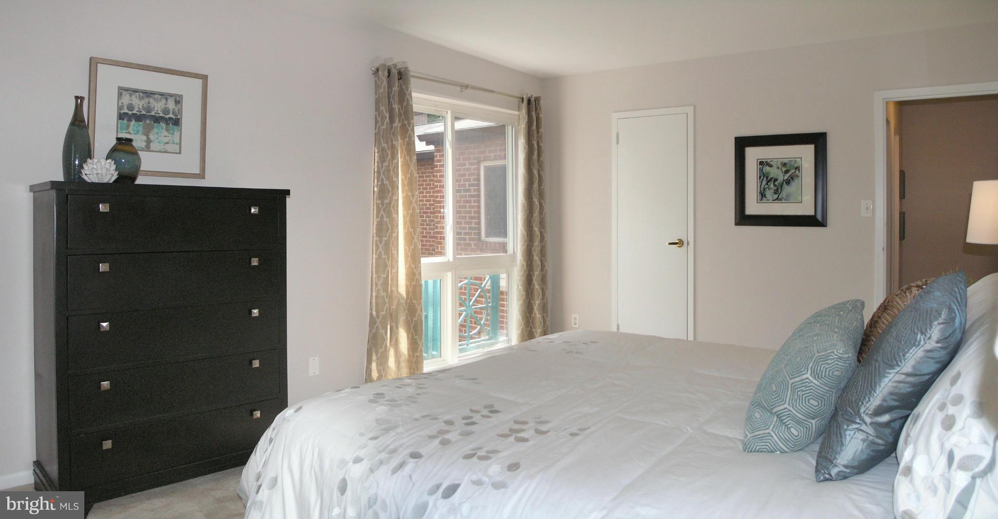 11817 Breton Court, Unit 21D Reston, VA 20191 - Photo 13 of 27 Bath (Master)