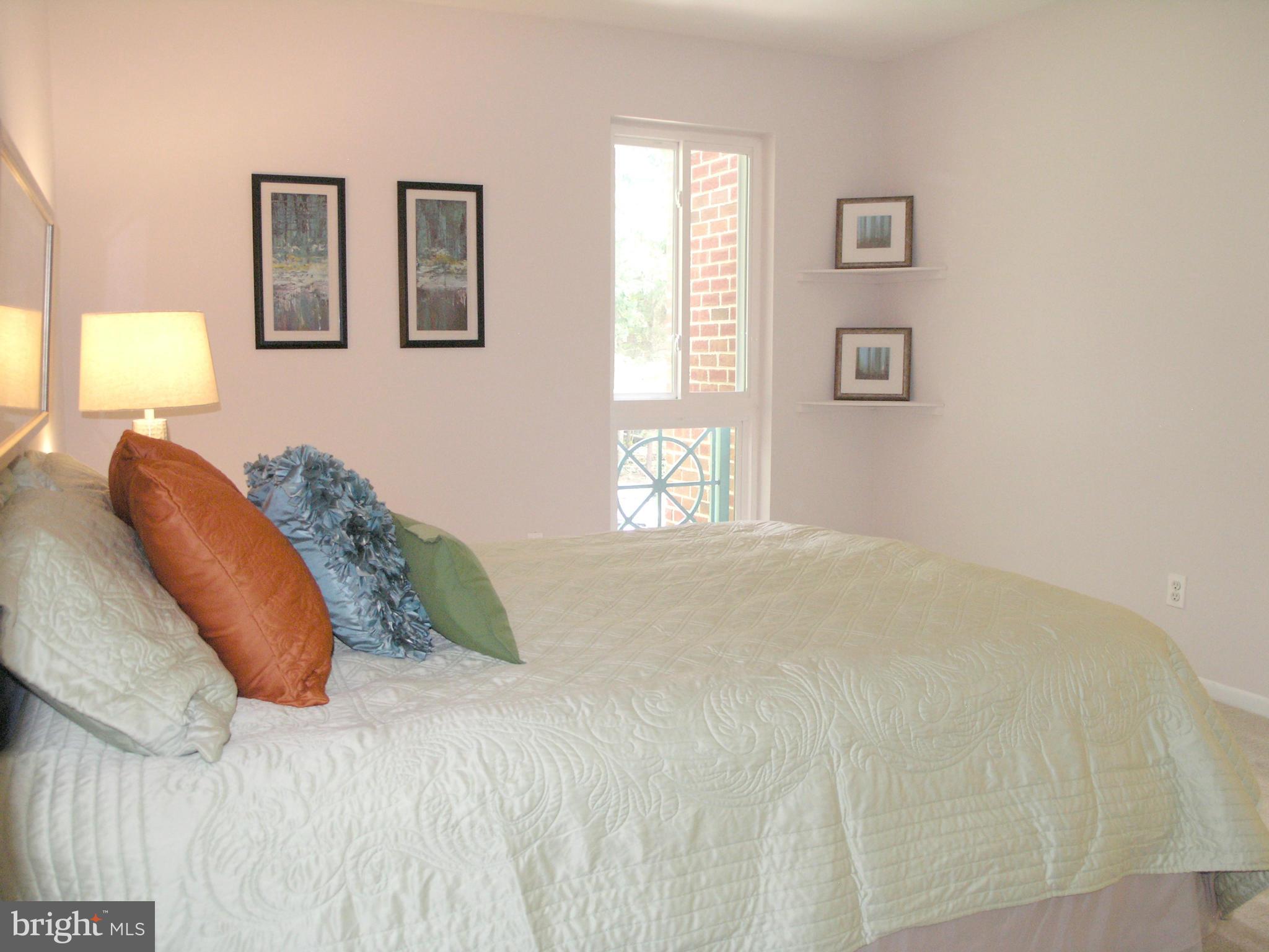 11817 Breton Court, Unit 21D Reston, VA 20191 - Photo 14 of 27 Bedroom