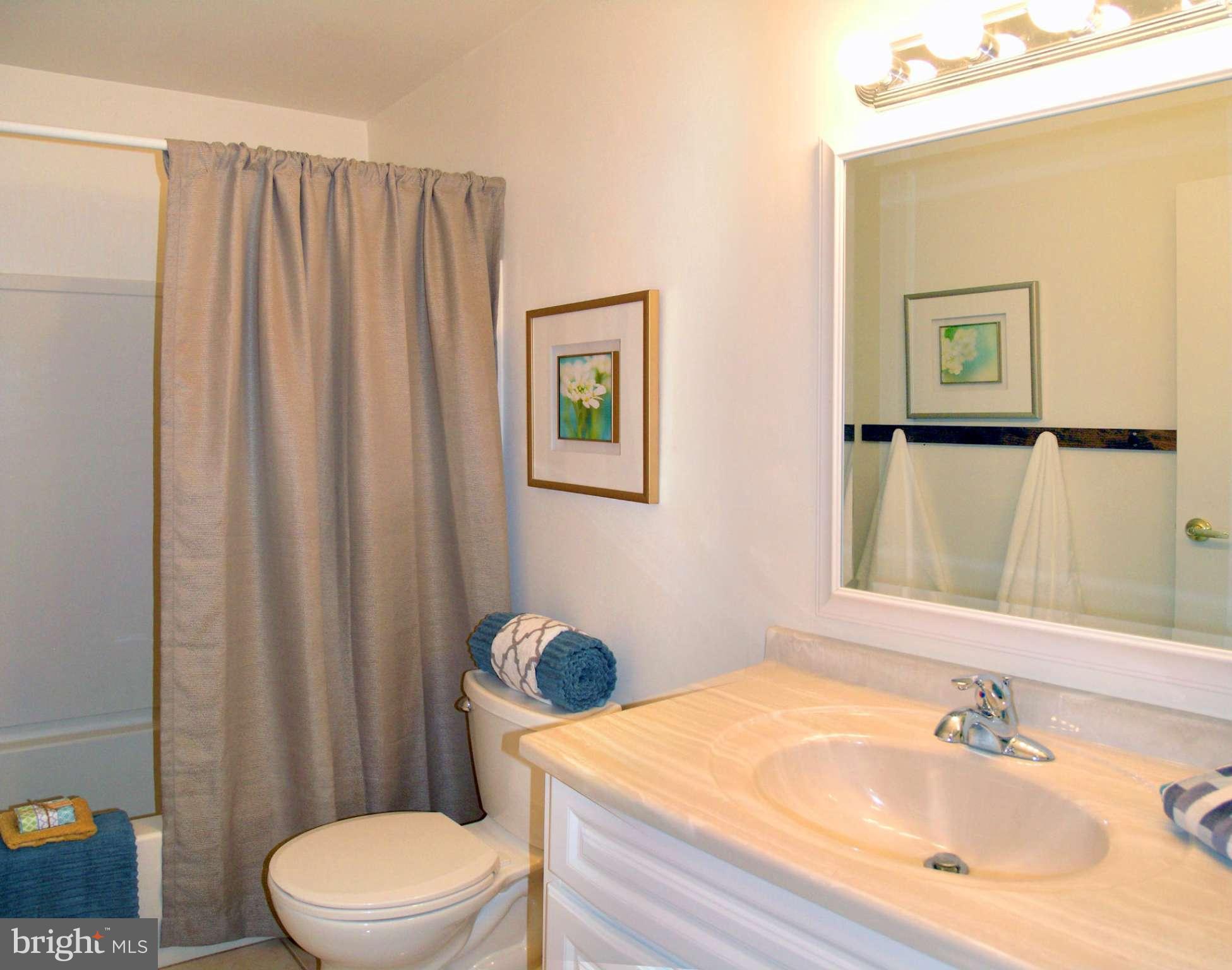 11817 Breton Court, Unit 21D Reston, VA 20191 - Photo 17 of 27 Bath