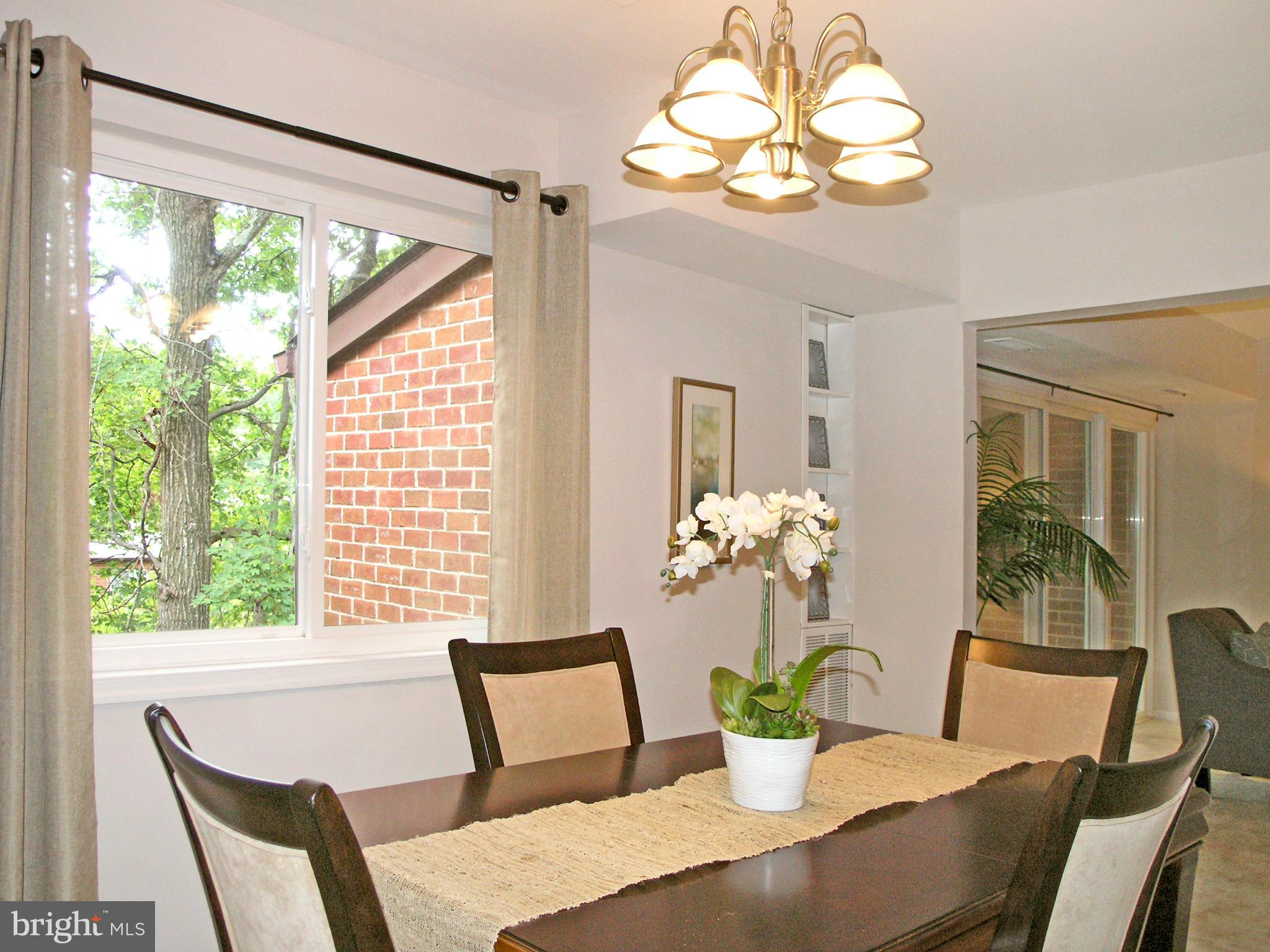11817 Breton Court, Unit 21D Reston, VA 20191 - Photo 5 of 27 Dining Room