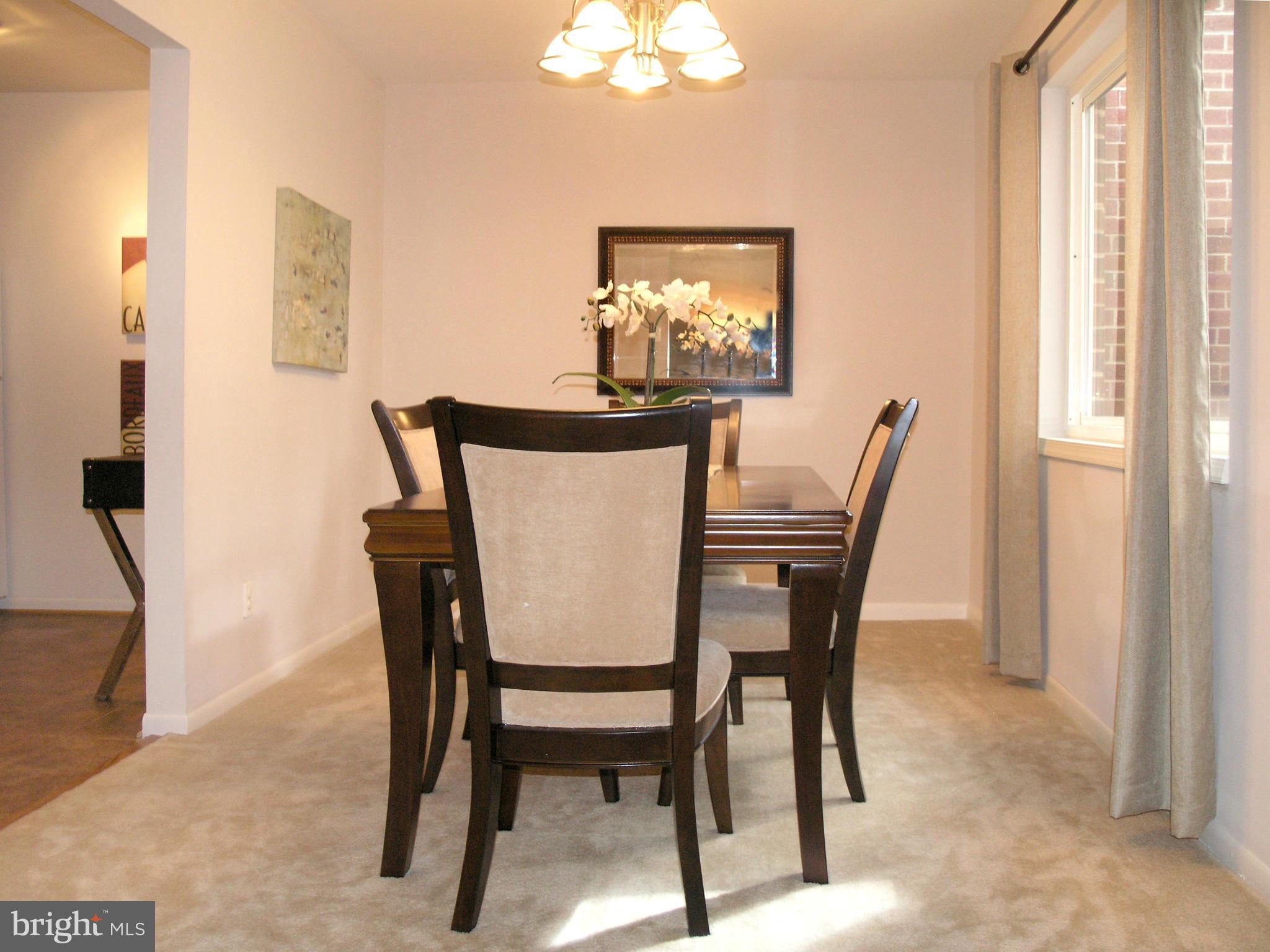 11817 Breton Court, Unit 21D Reston, VA 20191 - Photo 6 of 27 Dining Room