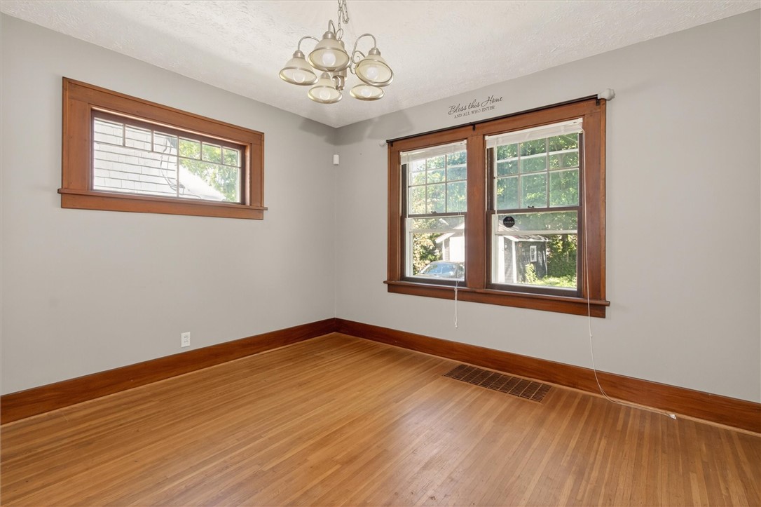 80 Pershing Drive Rochester, NY 14609 - Photo 8 of 37