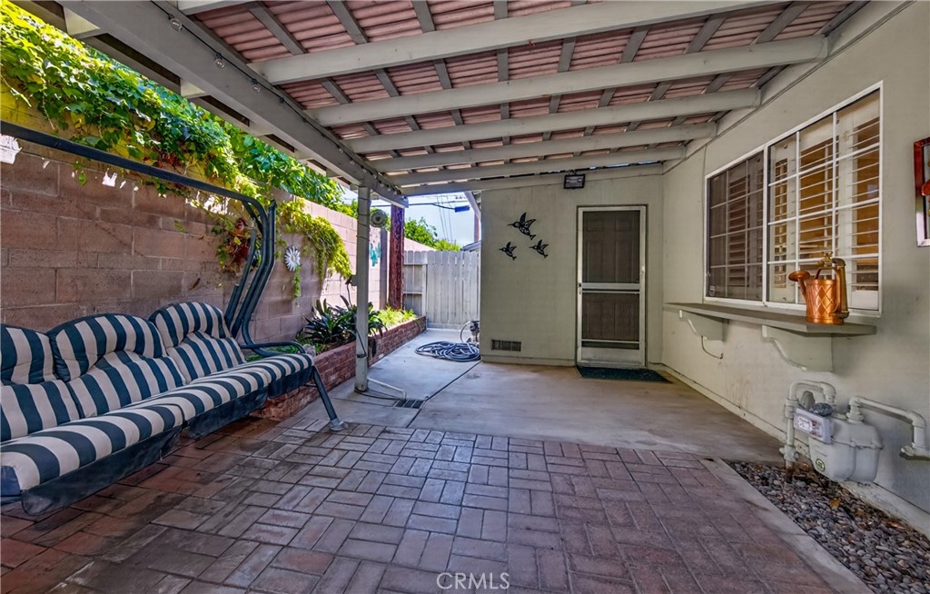 5146 Golden Avenue Riverside, CA 92505 - Photo 22 of 28 Covered patio