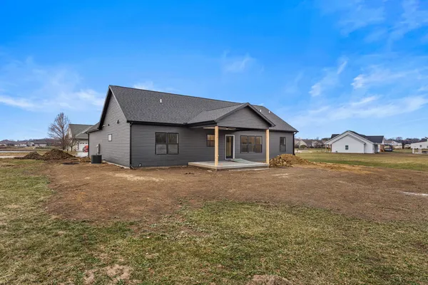$379,900 | 702 North Beacon Hill Circle, Urbana, IL 61802