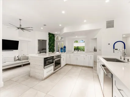 $2,995,000 | 1002 Lake Shore Drive, Delray Beach, FL 33444