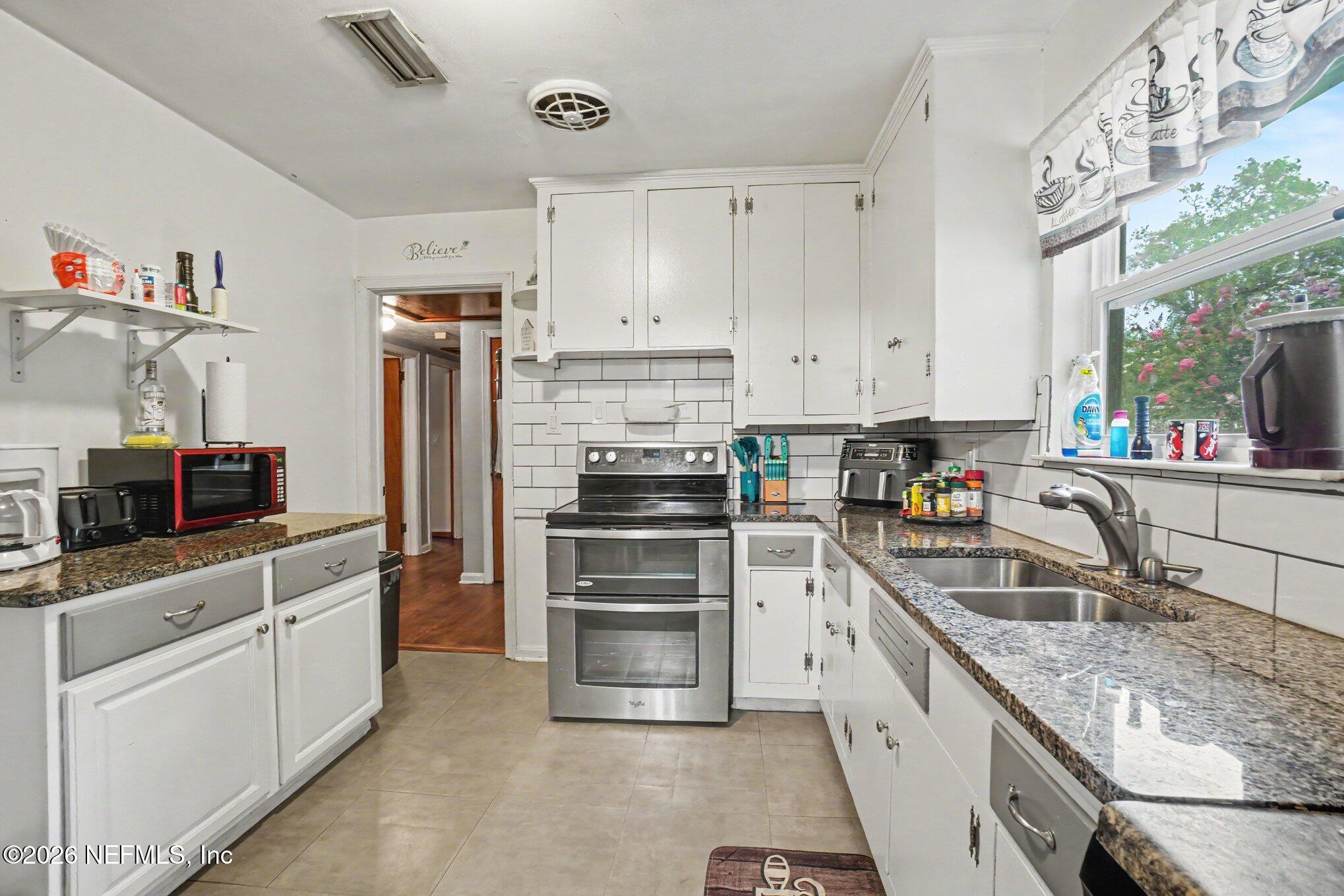 4626 Burgundy Road North Jacksonville, FL 32210 - Photo 6 of 21 012_file_9295