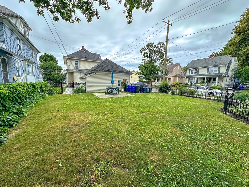 573 White Street Springfield, MA 01108 - Photo 6 of 39