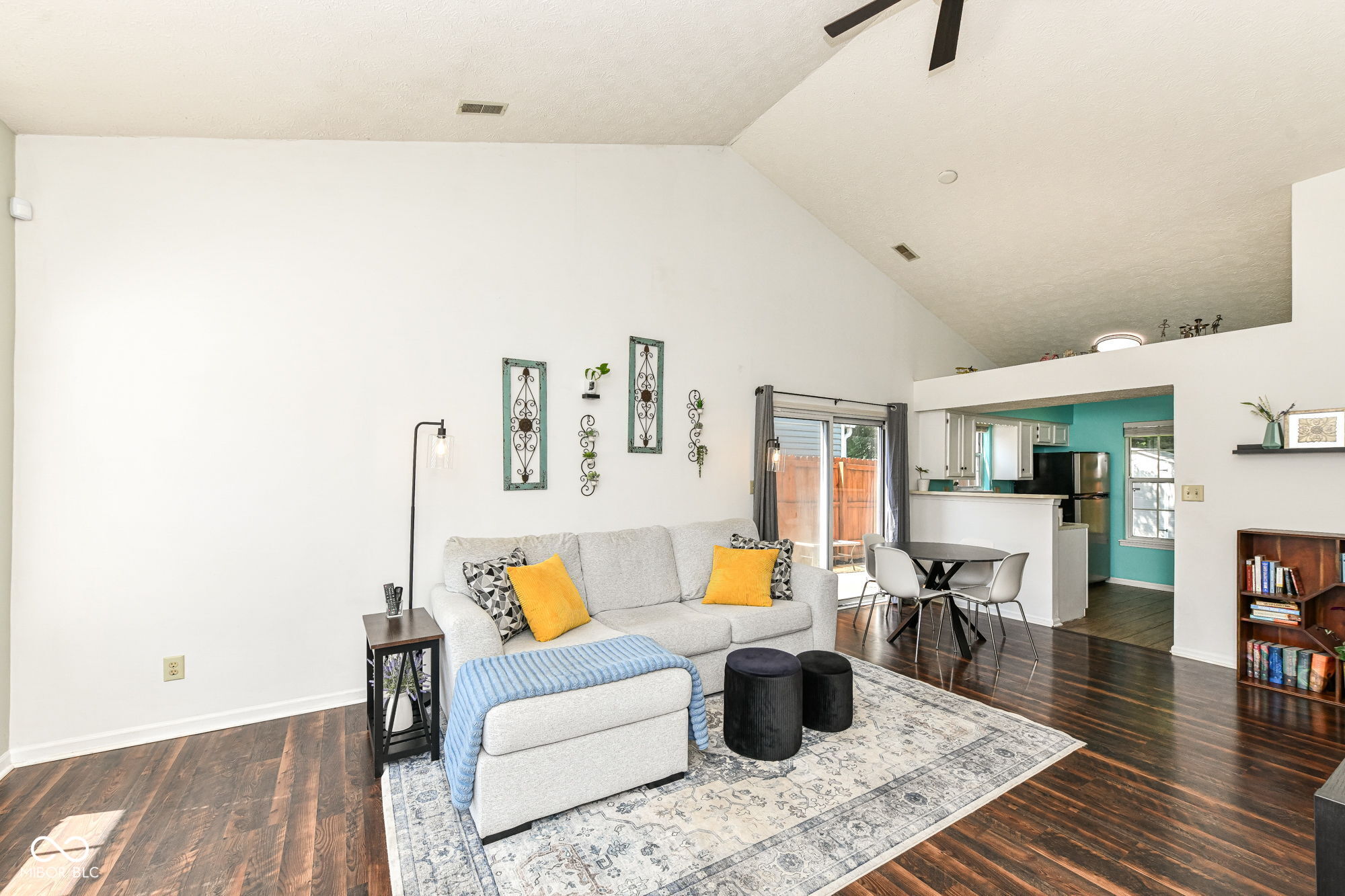 9691 Roxbury Drive Fishers, IN 46038 - Photo 6 of 28