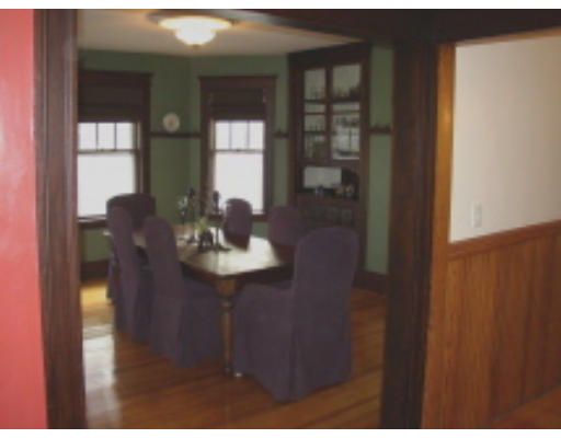 20 Parkton Road, Unit 3 20 Boston, MA 02130 - Photo 4 of 6 a dining room with furniture and window