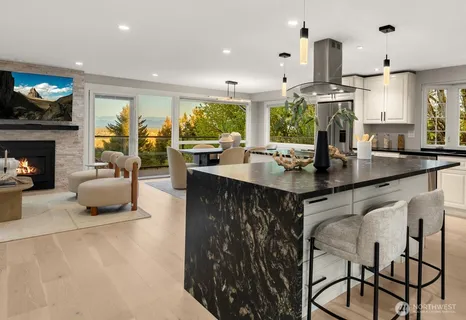 $1,599,998 | 13720 94th Avenue Northeast, Kirkland, WA 98034