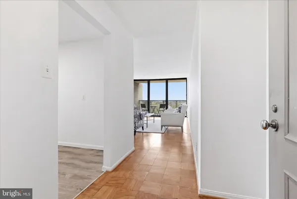 $249,900 | 118 Monroe Street, Unit 1181307, Rockville, MD 20850