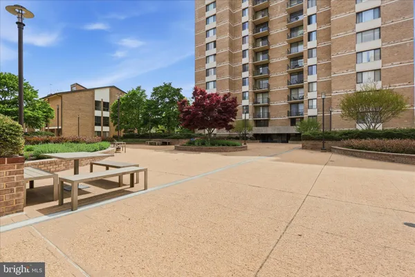 $249,900 | 118 Monroe Street, Unit 1181307, Rockville, MD 20850