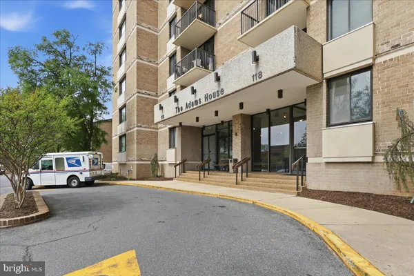 $249,900 | 118 Monroe Street, Unit 1181307, Rockville, MD 20850