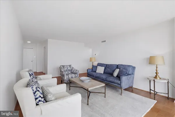 $249,900 | 118 Monroe Street, Unit 1181307, Rockville, MD 20850