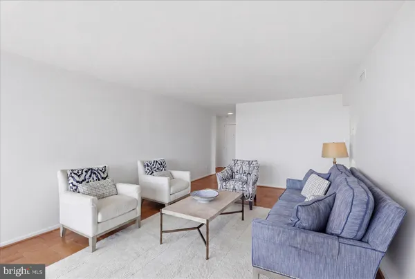$249,900 | 118 Monroe Street, Unit 1181307, Rockville, MD 20850
