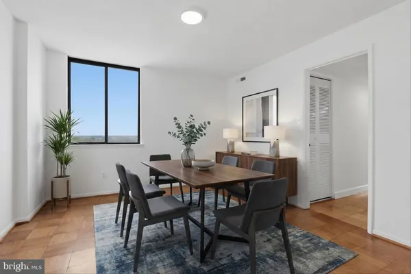 $249,900 | 118 Monroe Street, Unit 1181307, Rockville, MD 20850