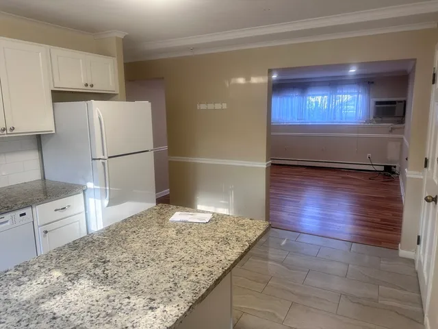 $2,000 | 7 Endicott Street, Unit 2, Norwood, MA 02062