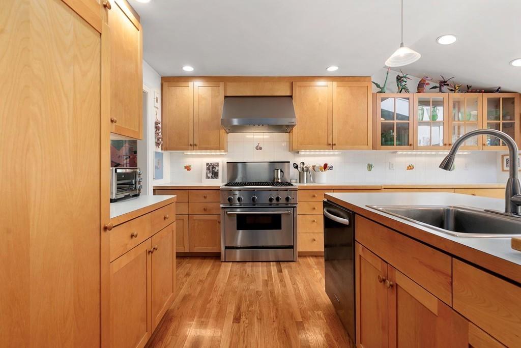 11 Ashcroft Road Newton, MA 02461 - Photo 6 of 17 Gallery Image 6