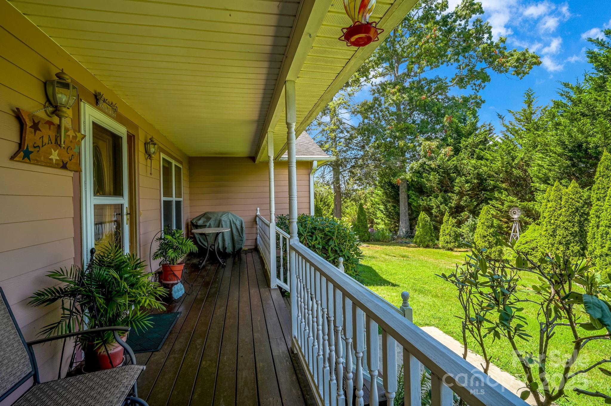 40 Collins Road Marshall, NC 28753 - Photo 4 of 34 Gallery Image 4