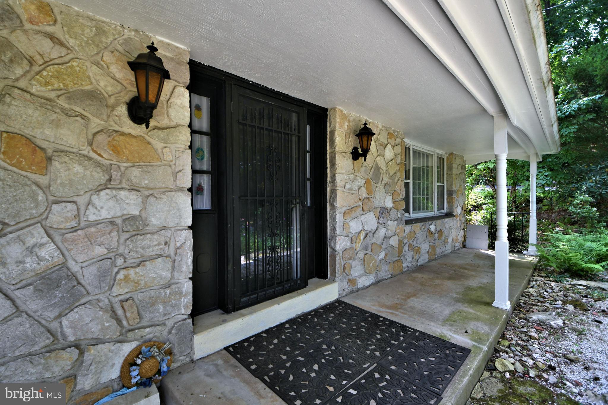 2335 Fairway Road Huntingdon Valley, PA 19006 - Photo 2 of 26 Gallery Image 2