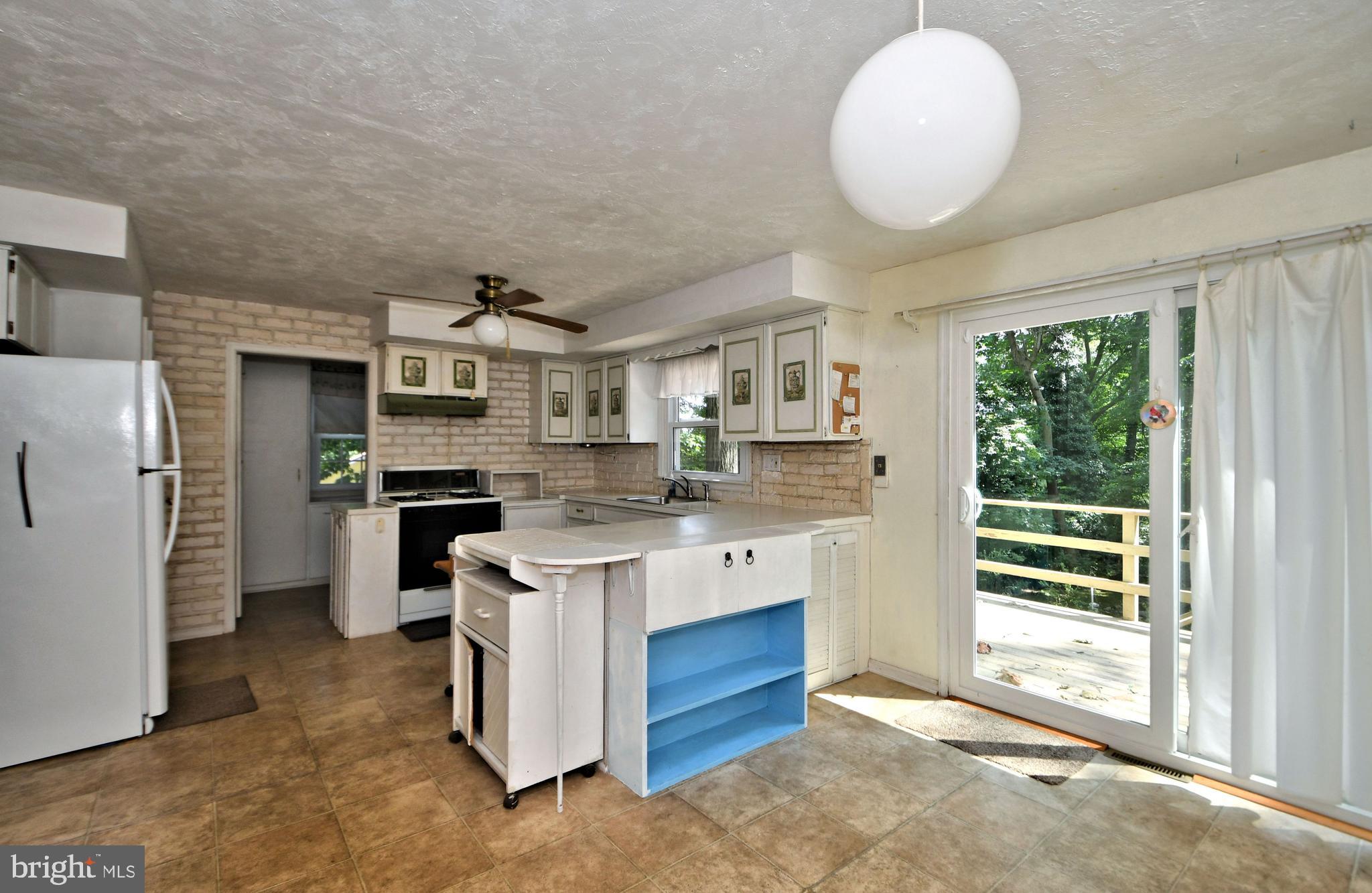 2335 Fairway Road Huntingdon Valley, PA 19006 - Photo 6 of 26 Gallery Image 6