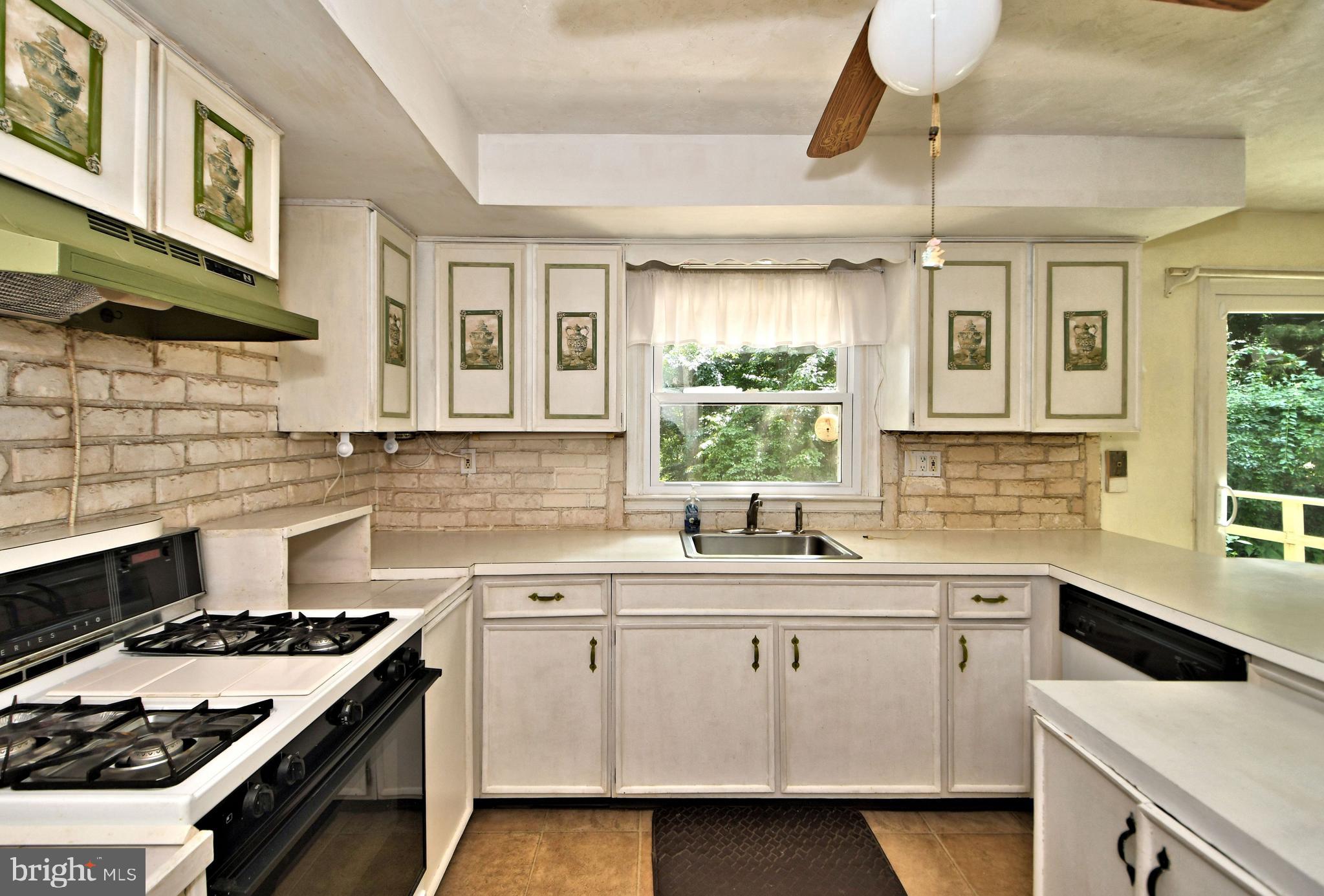 2335 Fairway Road Huntingdon Valley, PA 19006 - Photo 7 of 26 Gallery Image 7