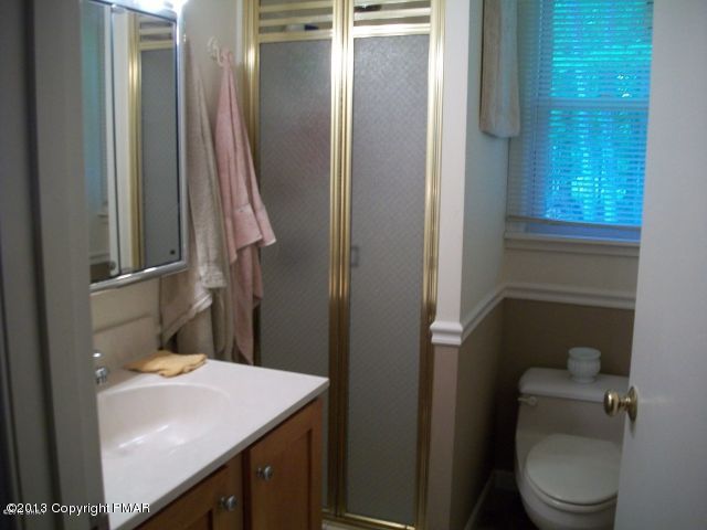 17 Pinetree Road Albrightsville, PA 18210 - Photo 7 of 8 con bath