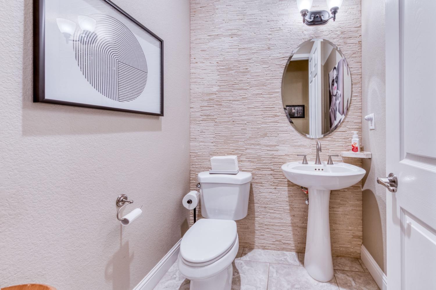 1967 Powers Avenue Clovis, CA 93619 - Photo 22 of 71